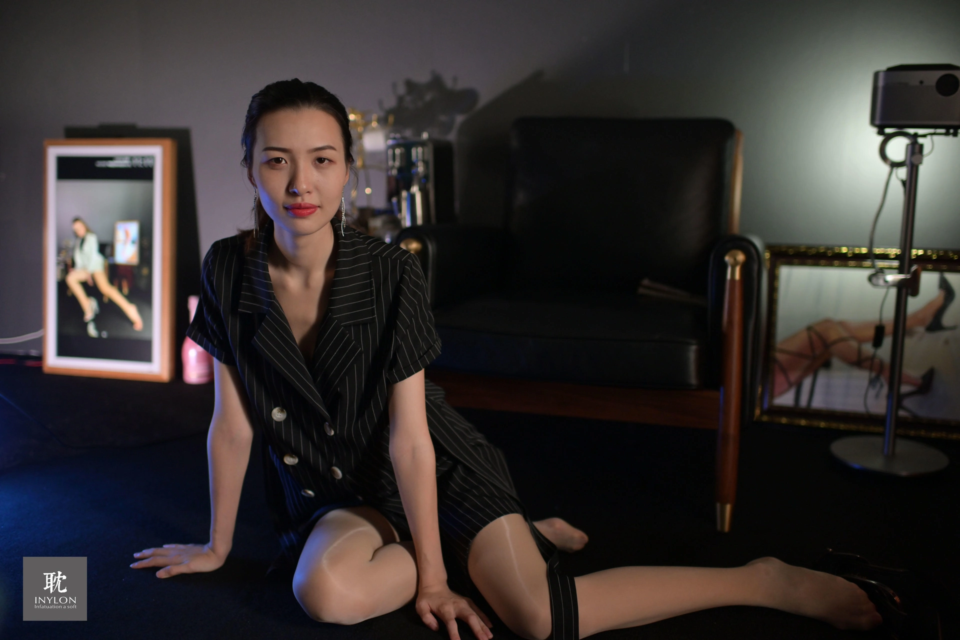 [IESS异思趣向] 普惠集 181-大妞的马油袜II 1